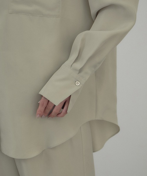 SALON adam et rope'（サロン アダム エ ロペ）の「[26SS]GENTLE SILK シャツ / セットアップ対応・洗える（シャツ/ブラウス・レディース・ベージュ系その他/ブラック・FREE）」の22枚目の写真