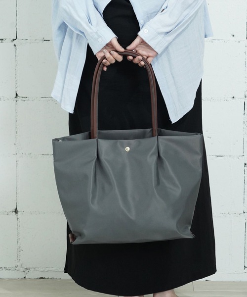 Legato Largo(レガートラルゴ)の「"02"≪Legato Largo≫肩楽 5ポケット/11L ナイロン トートバッグ(トートバッグ・レディース・ブラック/グレー/ライトブラウン/ネイビー/ベージュ・ONE SIZE)」の3枚目の写真
