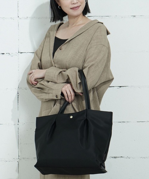 Legato Largo(レガートラルゴ)の「"02"≪Legato Largo≫肩楽 5ポケット/11L ナイロン トートバッグ(トートバッグ・レディース・ブラック/グレー/ライトブラウン/ネイビー/ベージュ・ONE SIZE)」の7枚目の写真