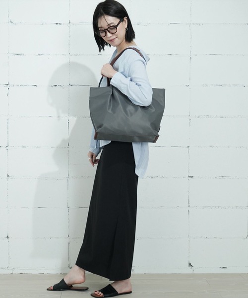 Legato Largo(レガートラルゴ)の「"02"≪Legato Largo≫肩楽 5ポケット/11L ナイロン トートバッグ(トートバッグ・レディース・ブラック/グレー/ライトブラウン/ネイビー/ベージュ・ONE SIZE)」の8枚目の写真