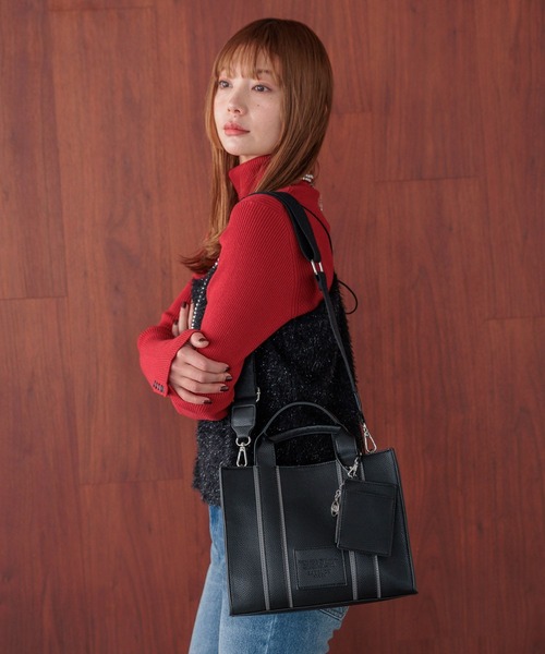 BAYFLOW（ベイフロー）の「[カードケース付き]パッチロゴコンビBOXトート（ハンドバッグ・レディース・ブラック/グレイッシュベージュ・FREE）」の5枚目の写真