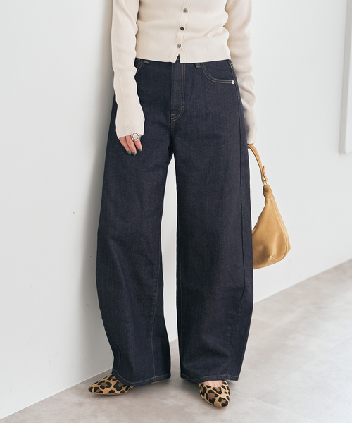 Spick & Span（スピックアンドスパン）の「《追加》SOMETHING / サムシング 別注 NEW HANA CURVE TAPERED*（デニムパンツ・レディース・サックスブルー/ネイビー・LARGE/MEDIUM/SMALL/X-SMALL）」の2枚目の写真