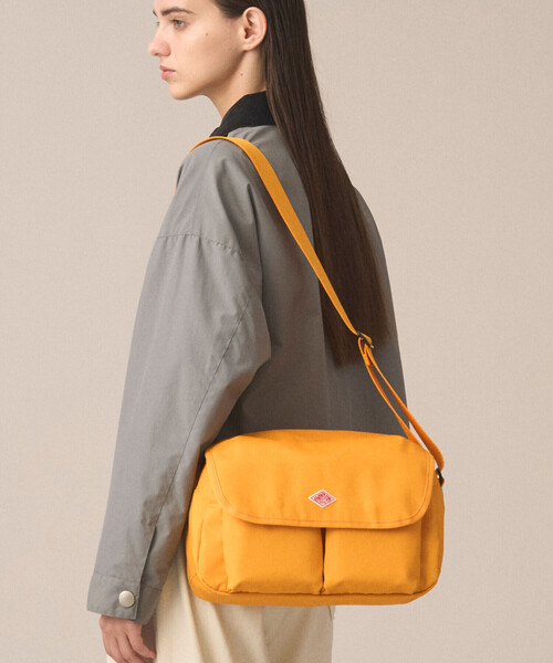 DANTON（ダントン）の「DANTON | キャンバスショルダーバッグ OBERKAMPF UNISEX（ショルダーバッグ・レディース・ブラック/グレー/ベージュ/イエロー・-）」の19枚目の写真