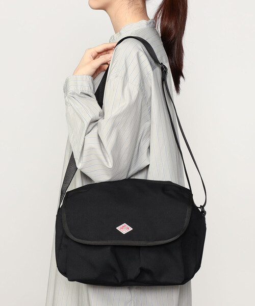 DANTON（ダントン）の「DANTON | キャンバスショルダーバッグ OBERKAMPF UNISEX（ショルダーバッグ・レディース・ブラック/グレー/ベージュ/イエロー・-）」の2枚目の写真