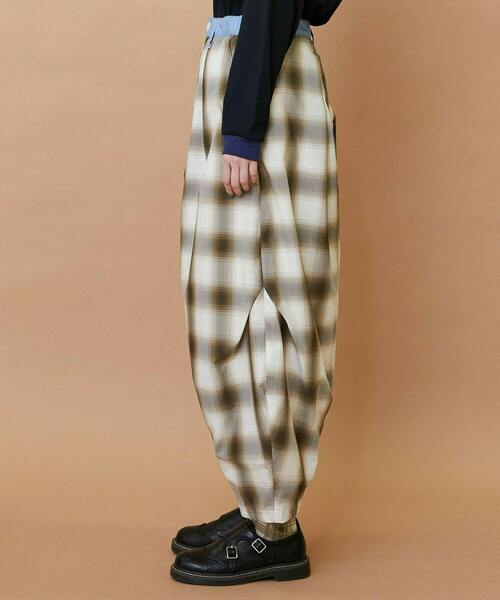 FRAPBOIS（フラボア）の「オンブレー パンツ（その他パンツ・レディース・グリーン/ベージュ・1/2）」の3枚目の写真