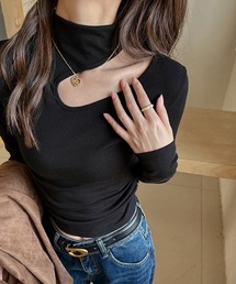 アシンメトリーカットデザイントップス