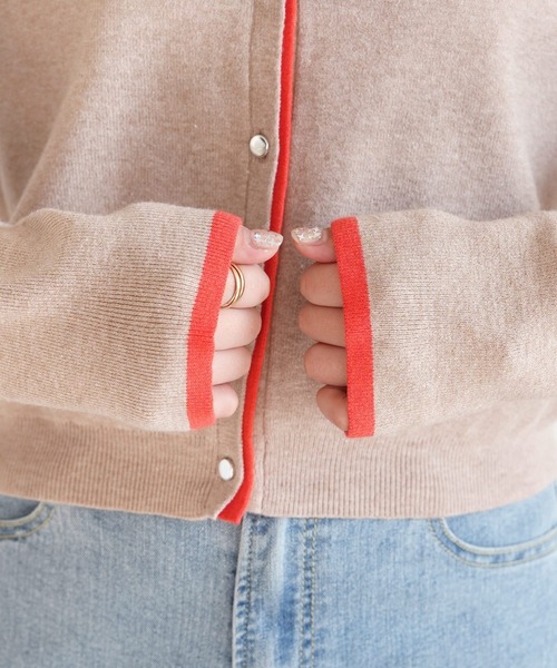 reca（レカ）の「レイヤード風配色ニットカーディガン（カーディガン/ボレロ・レディース・ベージュ/オフホワイト/グレー・FREE）」の11枚目の写真