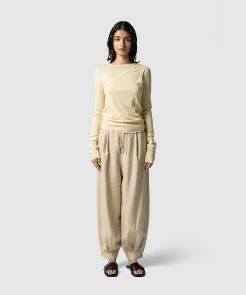 muller of yoshiokubo(ミュラーオブヨシオクボ)の「muller of yoshiokubo ミュラーオブヨシオクボ / TUCK STITCHED PANTS ステッチリネンタックパンツ / MLS26413(その他パンツ・レディース・ベージュ/ブラック・38/36)」の8枚目の写真