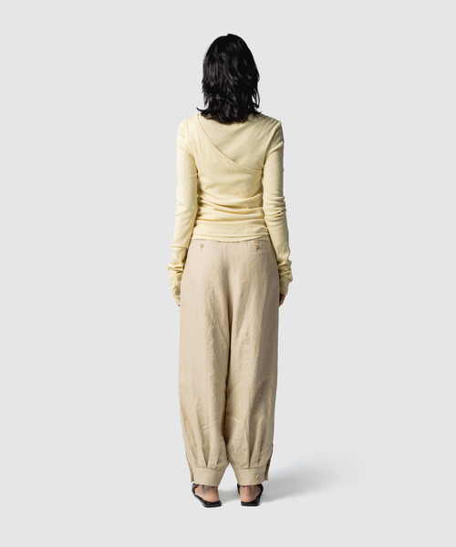 muller of yoshiokubo(ミュラーオブヨシオクボ)の「muller of yoshiokubo ミュラーオブヨシオクボ / TUCK STITCHED PANTS ステッチリネンタックパンツ / MLS26413(その他パンツ・レディース・ベージュ/ブラック・38/36)」の10枚目の写真