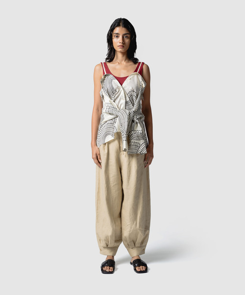muller of yoshiokubo(ミュラーオブヨシオクボ)の「muller of yoshiokubo ミュラーオブヨシオクボ / TUCK STITCHED PANTS ステッチリネンタックパンツ / MLS26413(その他パンツ・レディース・ベージュ/ブラック・38/36)」の5枚目の写真