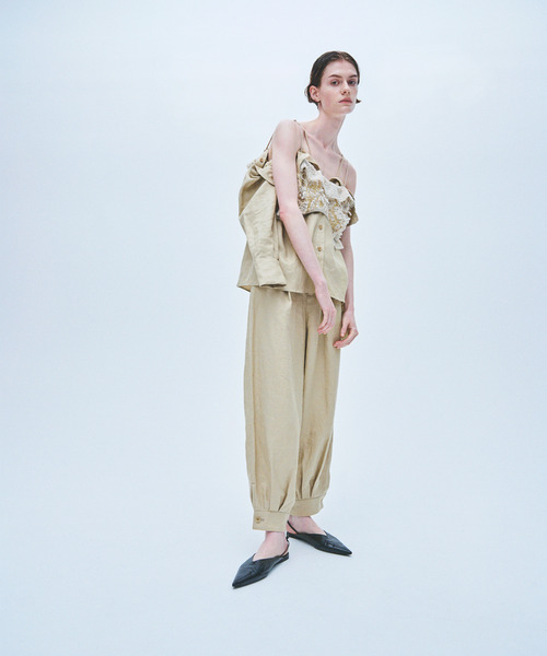 muller of yoshiokubo(ミュラーオブヨシオクボ)の「muller of yoshiokubo ミュラーオブヨシオクボ / TUCK STITCHED PANTS ステッチリネンタックパンツ / MLS26413(その他パンツ・レディース・ベージュ/ブラック・38/36)」の6枚目の写真