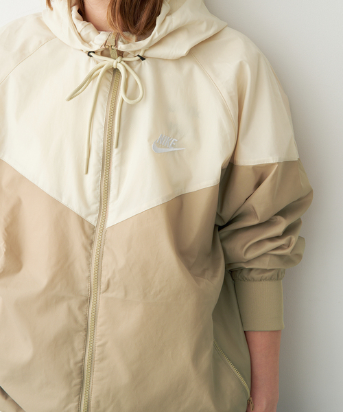 Deuxieme Classe（ドゥーズィエムクラス）の「【NIKE/ ナイキ】NSW HE WR ウーブン フーディ ジャケット（その他アウター・レディース・ベージュ・FREE）」の9枚目の写真