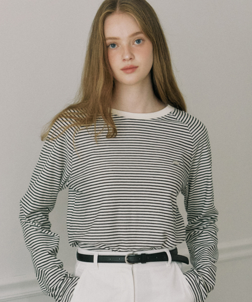 OURHOPE(アワーホープ)の「ストライプラグランTシャツ - ブラック(Tシャツ/カットソー・レディース・ブラック・2(M)/1(S))」の2枚目の写真