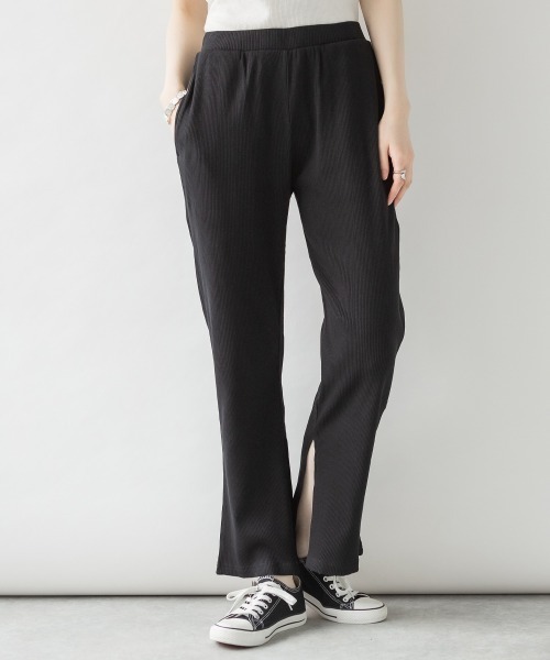 aity（アイティ）の「M-4L スリット入りリブパンツ（その他パンツ・レディース・ブラック/キャメル/グレイッシュベージュ・4L/3L/LL/L/M）」の2枚目の写真