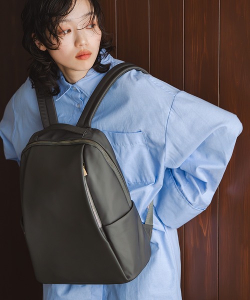 Bermosa(ベルモサ)の「【A4対応 / 撥水】異素材コンビ デイリー リュック バックパック(バックパック/リュック・レディース・ブラック/ピンク系その他/グレー/ベージュ/ブラック×ホワイト/カーキ・FREE)」の14枚目の写真