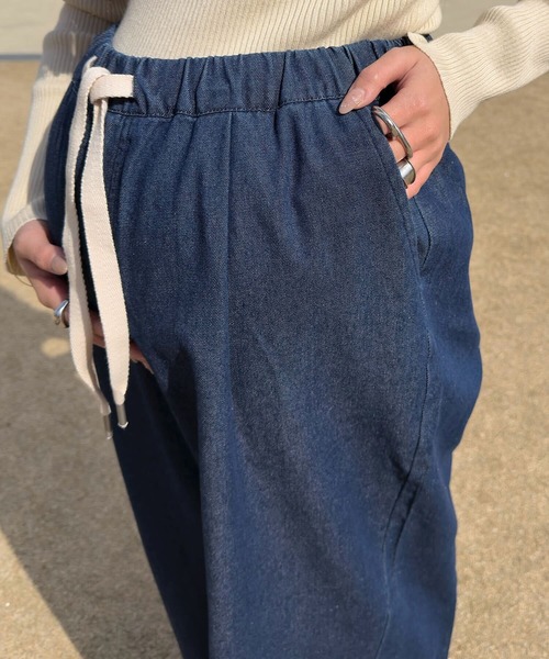 KOBE LETTUCE(コウベレタス)の「イージーワイドデニムパンツ(マタニティウェア/グッズ・レディース・ブラック/ブルー/インディゴブルー/ライトブルー・M/TM/PM)」の15枚目の写真