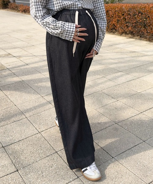 KOBE LETTUCE(コウベレタス)の「イージーワイドデニムパンツ(マタニティウェア/グッズ・レディース・ブラック/ブルー/インディゴブルー/ライトブルー・M/TM/PM)」の13枚目の写真
