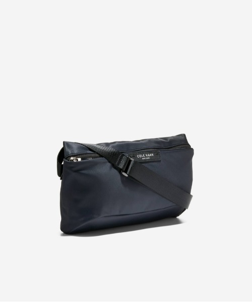 COLE HAAN(コールハーン)の「カールソン イーストウエスト スリング mens(ボディバッグ/ウエストポーチ・メンズ・ブラック・OSFA)」の3枚目の写真