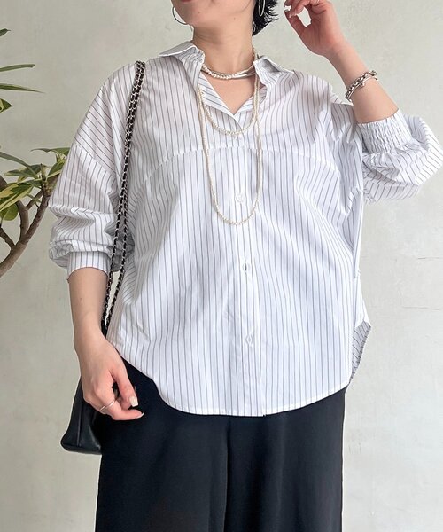 un dix cors（アンディコール）の「バックライン切替シャツ（シャツ/ブラウス・レディース・サックスブルー/ホワイト/ネイビー/オフホワイト・FREE）」の2枚目の写真