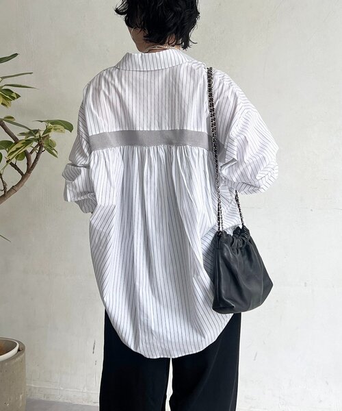 un dix cors（アンディコール）の「バックライン切替シャツ（シャツ/ブラウス・レディース・サックスブルー/ホワイト/ネイビー/オフホワイト・FREE）」の5枚目の写真