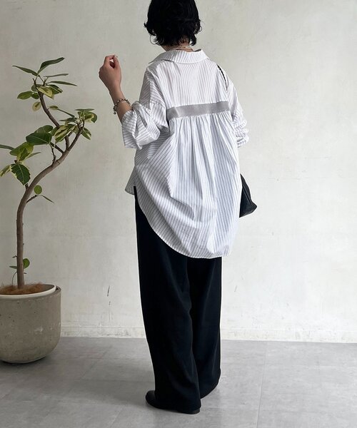 un dix cors（アンディコール）の「バックライン切替シャツ（シャツ/ブラウス・レディース・サックスブルー/ホワイト/ネイビー/オフホワイト・FREE）」の7枚目の写真