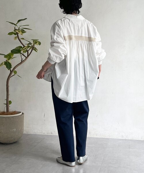 un dix cors（アンディコール）の「バックライン切替シャツ（シャツ/ブラウス・レディース・サックスブルー/ホワイト/ネイビー/オフホワイト・FREE）」の16枚目の写真