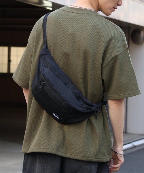 FIRST DOWN（ファーストダウン）の「【FIRST DOWN/ファーストダウン】LIGHT BODYBAG/軽量ボディバッグ（ボディバッグ/ウエストポーチ・メンズ・ブラック/ダークブルー・FREE）」の10枚目の写真
