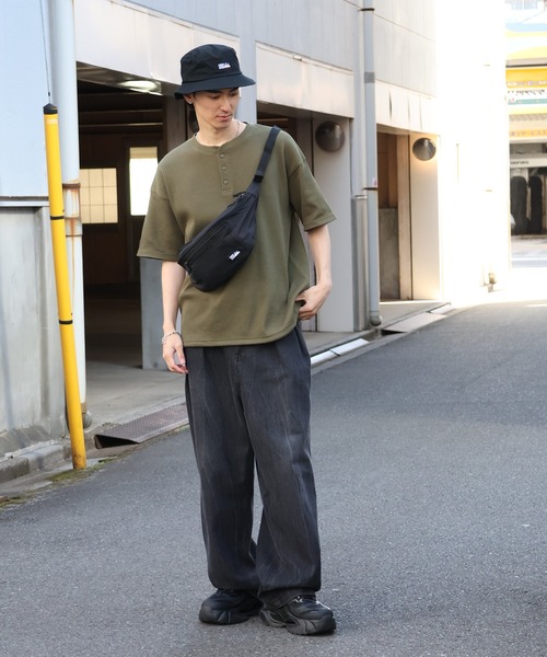 FIRST DOWN（ファーストダウン）の「【FIRST DOWN/ファーストダウン】LIGHT BODYBAG/軽量ボディバッグ（ボディバッグ/ウエストポーチ・メンズ・ブラック/ダークブルー・FREE）」の11枚目の写真