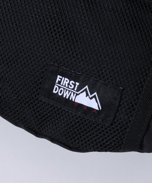 FIRST DOWN（ファーストダウン）の「【FIRST DOWN/ファーストダウン】LIGHT BODYBAG/軽量ボディバッグ（ボディバッグ/ウエストポーチ・メンズ・ブラック/ダークブルー・FREE）」の4枚目の写真