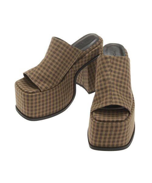 EMODA（エモダ）の「プランプヒールサンダル（サンダル・レディース・ブラック/ベージュ・LARGE/MEDIUM/SMALL）」の15枚目の写真