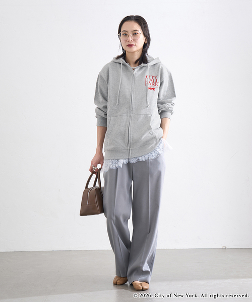 JOURNAL STANDARD（ジャーナルスタンダード）の「NYC JS ZIP HOODIE（パーカー・レディース・ライトグレー/チャコールグレー・FREE）」の3枚目の写真