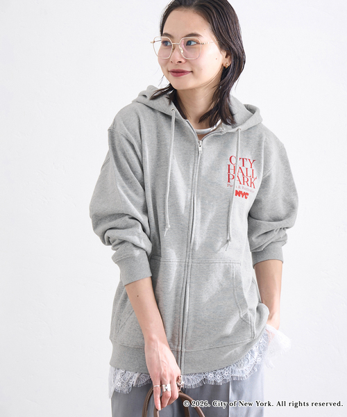 JOURNAL STANDARD（ジャーナルスタンダード）の「NYC JS ZIP HOODIE（パーカー・レディース・ライトグレー/チャコールグレー・FREE）」の7枚目の写真