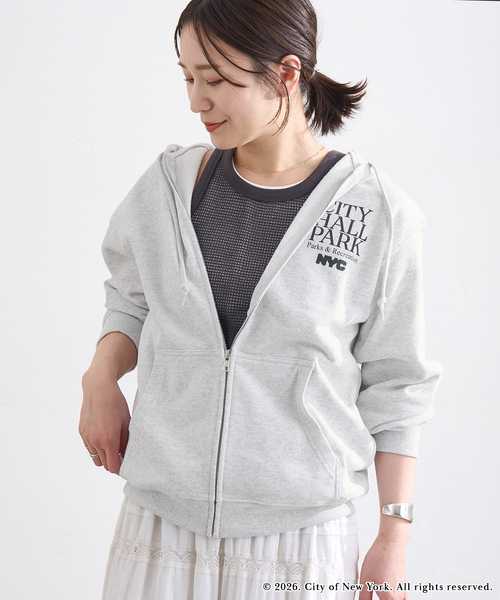 JOURNAL STANDARD（ジャーナルスタンダード）の「NYC JS ZIP HOODIE（パーカー・レディース・ライトグレー/チャコールグレー・FREE）」の15枚目の写真