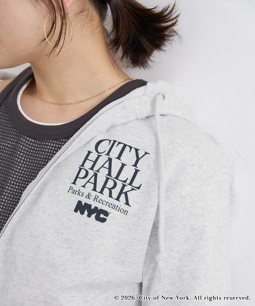 JOURNAL STANDARD（ジャーナルスタンダード）の「NYC JS ZIP HOODIE（パーカー・レディース・ライトグレー/チャコールグレー・FREE）」の16枚目の写真