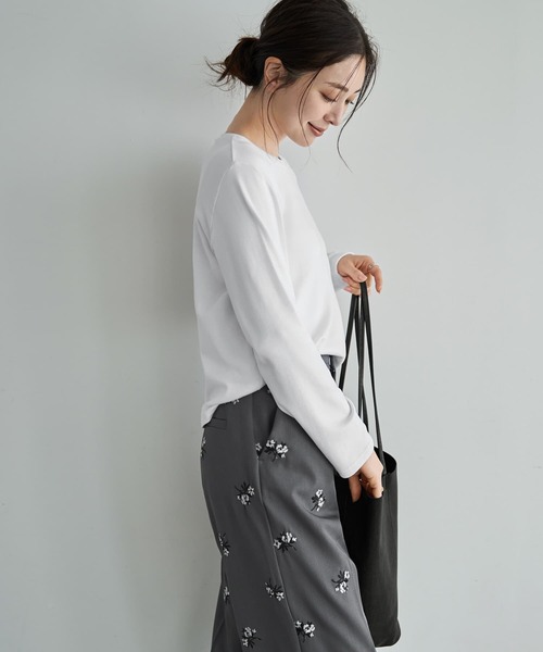 STYLE DELI(スタイルデリ)の「なんかカワイイ長袖シンプルTシャツ(Tシャツ/カットソー・レディース・ダークブルー/クリーム/ホワイト・FREE)」の6枚目の写真