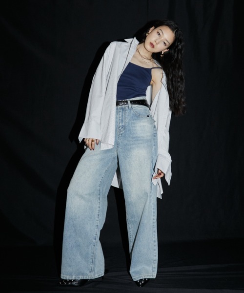 VION（ヴィオン）の「Straight Denim Pants / ストレートデニムパンツ（デニムパンツ・レディース・ブルー・S/M）」の2枚目の写真