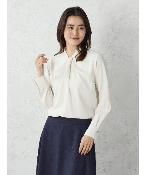 Perfect Suit FActory(パーフェクトスーツファクトリー)の「タックボウタイブラウス オフホワイト/グリーン/ネイビー(Tシャツ/カットソー・レディース・ライトグリーン/ネイビー/オフホワイト・M/S/L)」の7枚目の写真