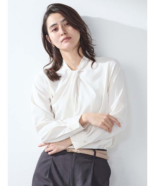 Perfect Suit FActory(パーフェクトスーツファクトリー)の「タックボウタイブラウス オフホワイト/グリーン/ネイビー(Tシャツ/カットソー・レディース・ライトグリーン/ネイビー/オフホワイト・M/S/L)」の20枚目の写真