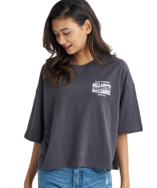 BILLABONG(ビラボン)の「【別注】ビラボン BILLABONG アウトドアカジュアル 半袖Tシャツ LOOSE CROPPED TEE ALPNE 限定コラボ(Tシャツ/カットソー・レディース・ダークグレー/アイボリー/ブルー・M/L)」の21枚目の写真
