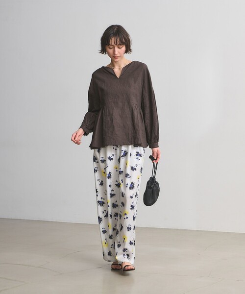 UNITED ARROWS（ユナイテッドアローズ）の「リネン スキッパー ペプラム ブラウス ‐ウォッシャブル‐（シャツ/ブラウス・レディース・ホワイト/ダークブラウン/ブラック・36/38）」の16枚目の写真
