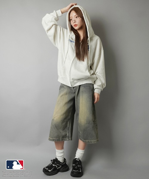MLB(メジャーリーグベースボール)の「【MLB/メジャーリーグベースボール】別注オーバーサイズジップパーカー/セットアップ対応/ユニセックス(パーカー・レディース・オフホワイト/ブラック/オートミール/ネイビー/杢グレー・ONESIZE)」の17枚目の写真