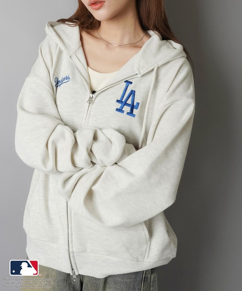 MLB(メジャーリーグベースボール)の「【MLB/メジャーリーグベースボール】別注オーバーサイズジップパーカー/セットアップ対応/ユニセックス(パーカー・レディース・オフホワイト/ブラック/オートミール/ネイビー/杢グレー・ONESIZE)」の12枚目の写真