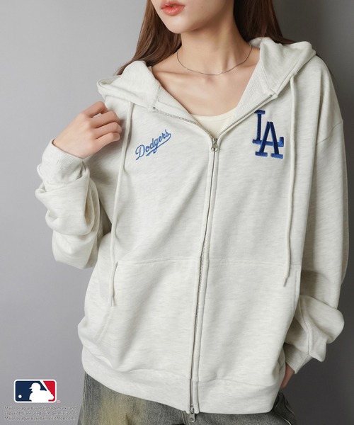 MLB(メジャーリーグベースボール)の「【MLB/メジャーリーグベースボール】別注オーバーサイズジップパーカー/セットアップ対応/ユニセックス(パーカー・レディース・オフホワイト/ブラック/オートミール/ネイビー/杢グレー・ONESIZE)」の11枚目の写真