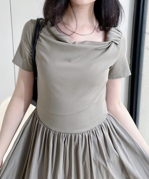 Ada.(エイダ)の「ドレープネックデザイン フィットアンドフレア 半袖カットワンピ(ワンピース・レディース・ホワイト/カーキ/ブラック・FREE)」の17枚目の写真