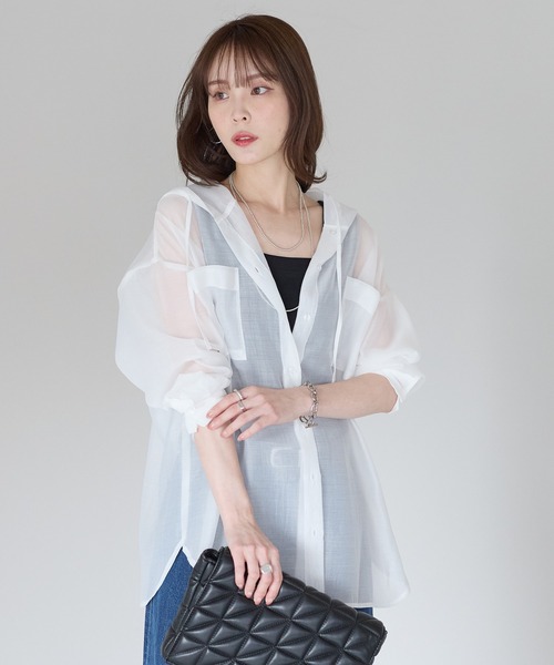 PREFERIR(プレフェリール)の「スクエアネック タンクトップ|ブラ紐隠し インナー 見せない ノースリーブ 着回し ベーシック カットソー(タンクトップ・レディース・ホワイト/チャコールグレー/ブラック・MEDIUM/LARGE)」の6枚目の写真