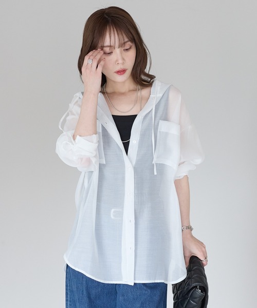 PREFERIR(プレフェリール)の「スクエアネック タンクトップ|ブラ紐隠し インナー 見せない ノースリーブ 着回し ベーシック カットソー(タンクトップ・レディース・ホワイト/チャコールグレー/ブラック・MEDIUM/LARGE)」の5枚目の写真