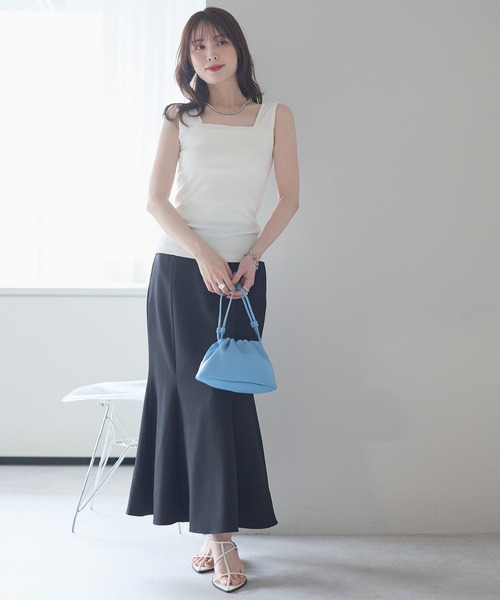 PREFERIR(プレフェリール)の「スクエアネック タンクトップ|ブラ紐隠し インナー 見せない ノースリーブ 着回し ベーシック カットソー(タンクトップ・レディース・ホワイト/チャコールグレー/ブラック・MEDIUM/LARGE)」の17枚目の写真