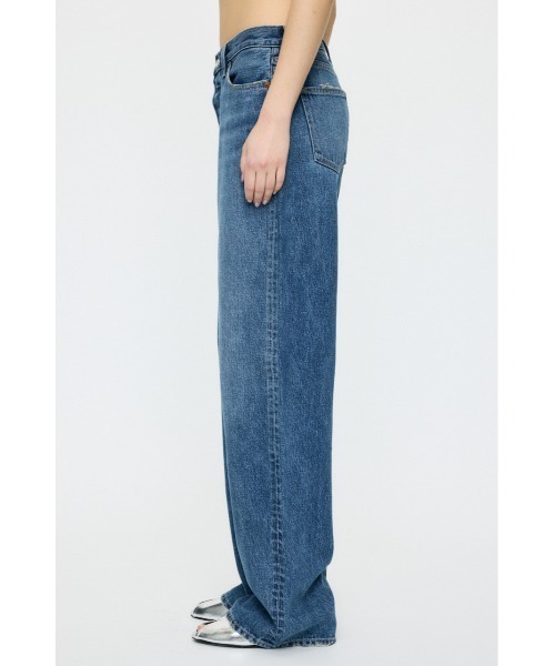 MOUSSY(マウジー)の「LOW SLUNG STRAIGHT(デニムパンツ・レディース・ライトブルー/ブルー・0/1/2)」の8枚目の写真