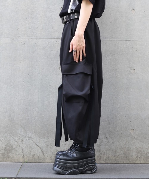 REZEN(リゼン)の「カーゴボンタンバルーンパンツ(その他パンツ・メンズ・ブラック・SMALL/LARGE/MEDIUM)」の2枚目の写真