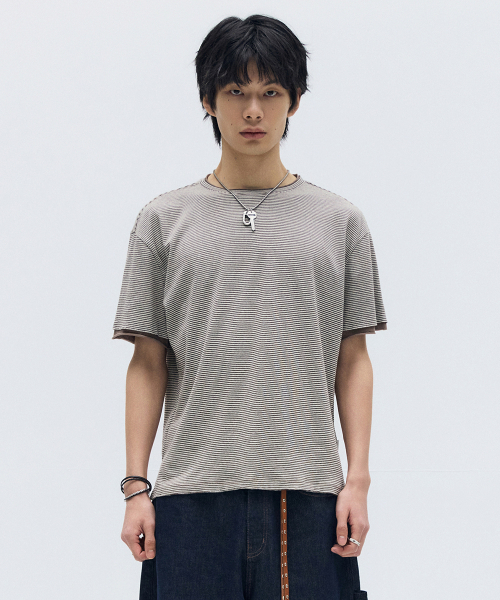 MAISON MINED(メゾンミネド)の「STRIPE LAYERED HALF T BROWN(Tシャツ/カットソー・メンズ・その他・SMALL/MEDIUM/LARGE)」の11枚目の写真